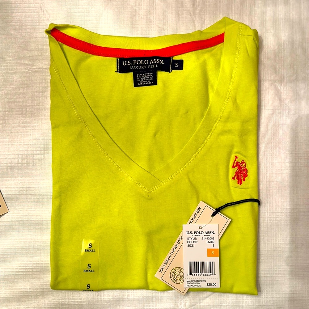 US Polo Assn. 214920-0600A
V-NECK T-SHIRT